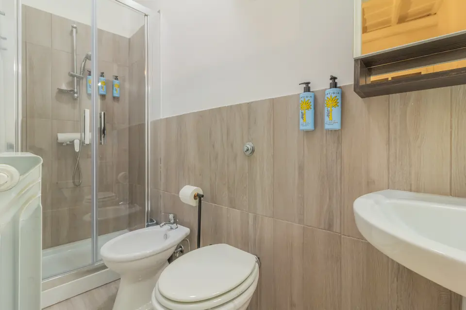 Bagno con doccia