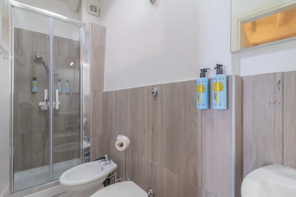 Bagno con doccia