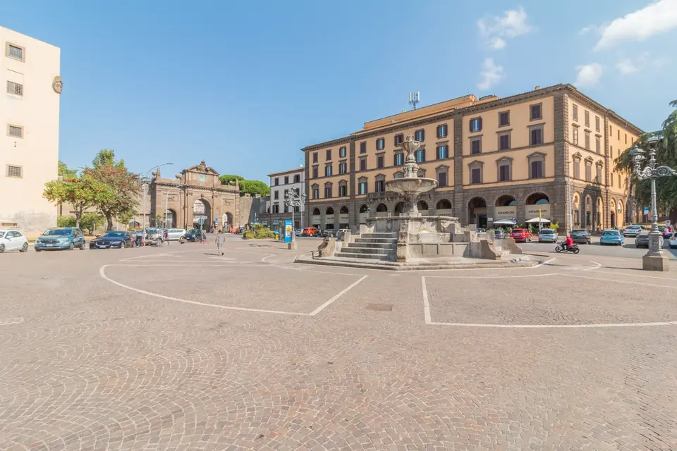 Una piazza del centro storico di Viterbo