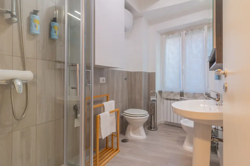 Bagno con doccia